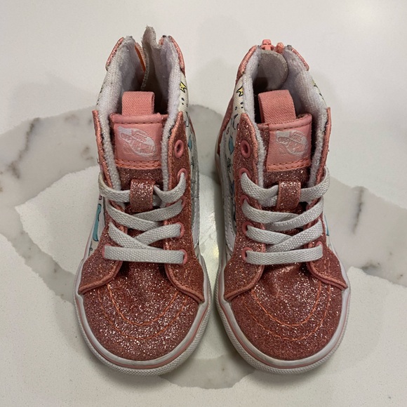 Vans || Toddlers Sk8 Hi Zip, (Shark Party) Pink Icing/True White - Picture 3 of 8